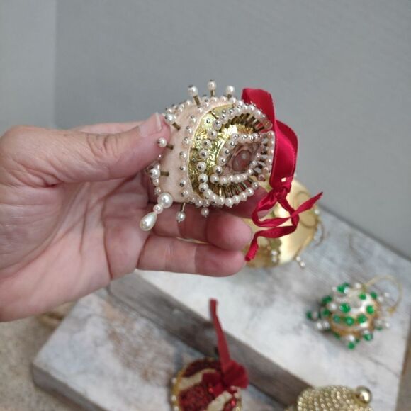 👍. Vintage Ornaments Push pin 60s-70s set. Ch1 - Picture 2 of 6